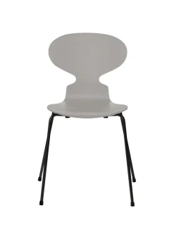 3101 Myren Stol lakeret af Arne Jacobsen