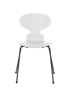 3101 Myren Stol lakeret af Arne Jacobsen