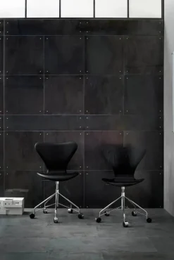 3117 Serie 7 Kontorstol af Arne Jacobsen