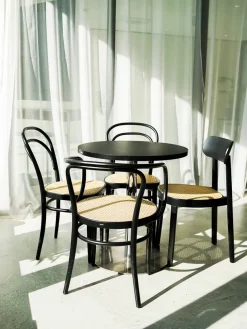 214 Spisestol, sort fra Thonet