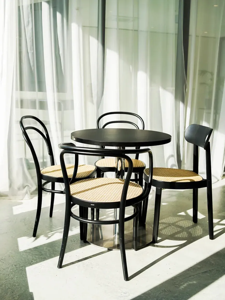 214 Spisestol, sort fra Thonet