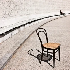 214 Spisestol, sort fra Thonet