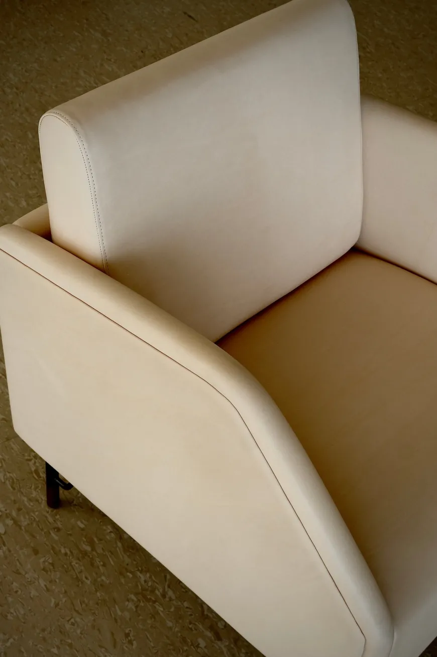 77 Stol, eg olie af Finn Juhl