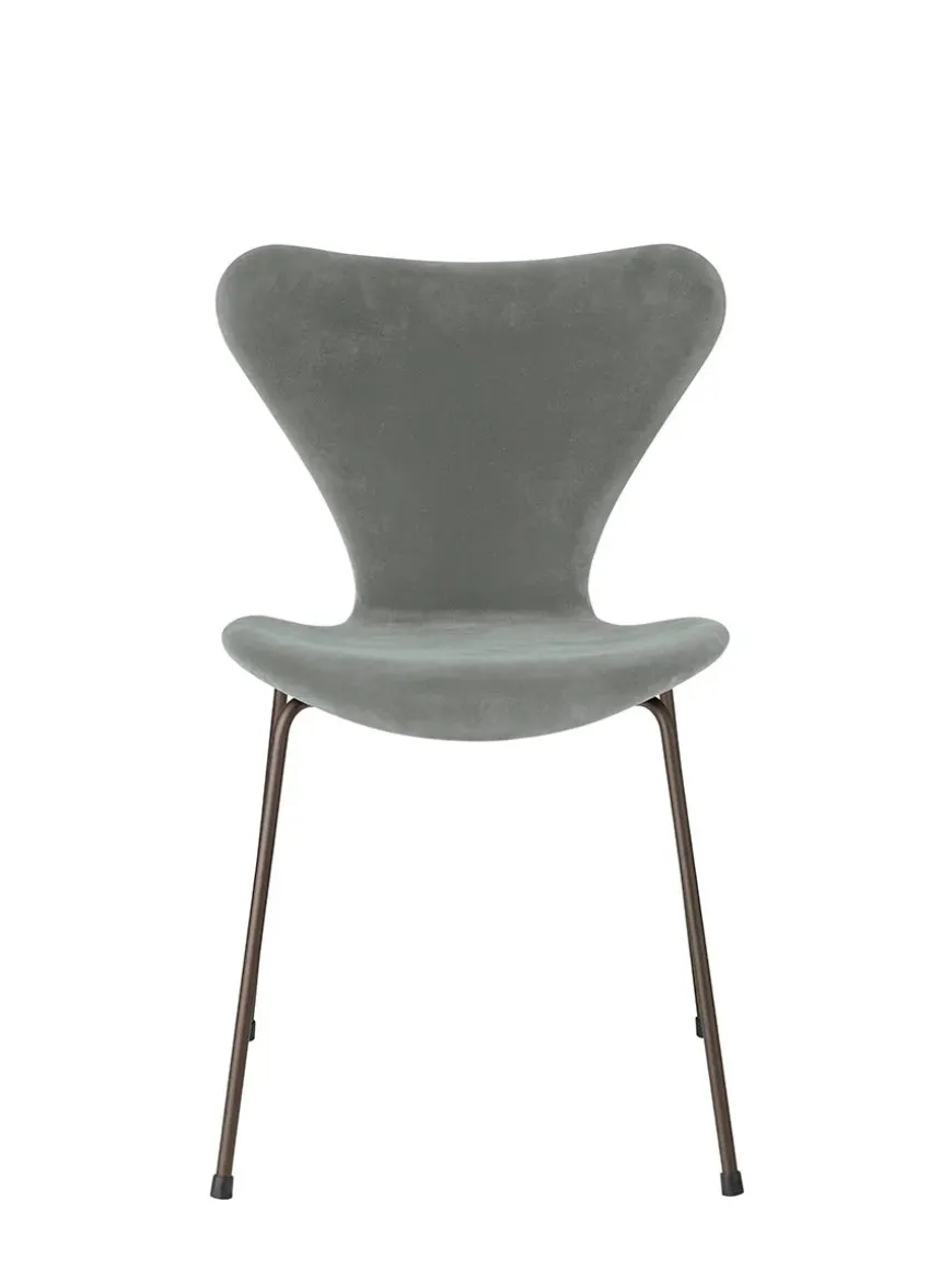3107 Stol, fuldpolstret velour af Arne Jacobsen