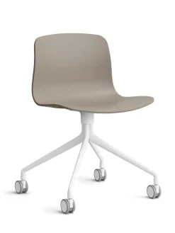 About a Chair AAC15 fra Hay