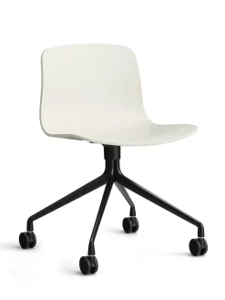 About a Chair AAC15 fra Hay