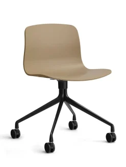 About a Chair AAC15 fra Hay