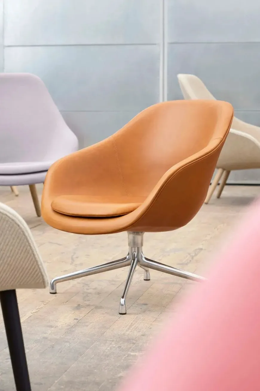 About a Lounge Chair low AAL81 fra Hay