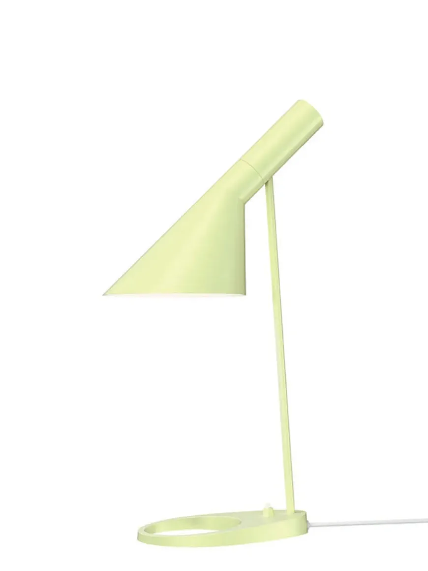 AJ bordlampe fra Louis Poulsen