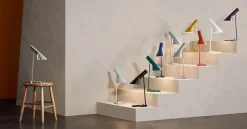 AJ Mini Table Lamp, grey/brass af Arne Jacobsen