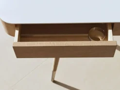 AK 1330 Point skrivebord fra Naver Collection