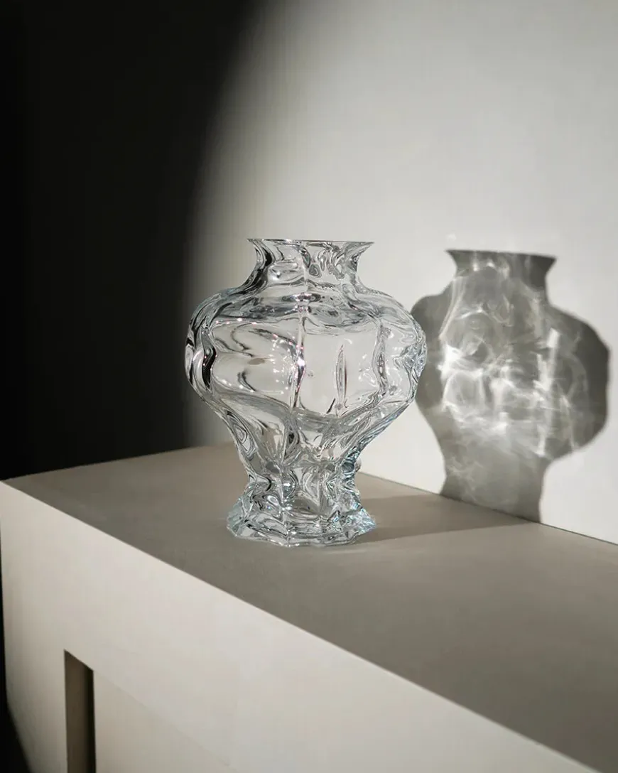 Ammonit Vase, new smoke fra Hein Studio