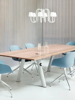 Apollo Chandelier 745, hvid opalglas fra Hay