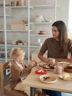 Arne ruminddelt tallerken, Mr bear sandy multi mix fra Liewood