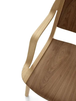 AX HM11 Stol, eg/valnød fra &Tradition