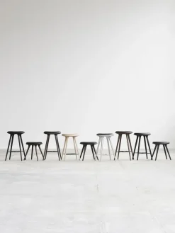 Barstol i sortbejdset eg fra Mater