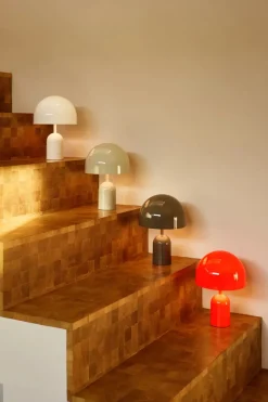 Bell Portable Bordlampe, taupe fra Tom Dixon