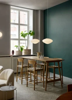 Betty TK12 counter barstol fra &Tradition