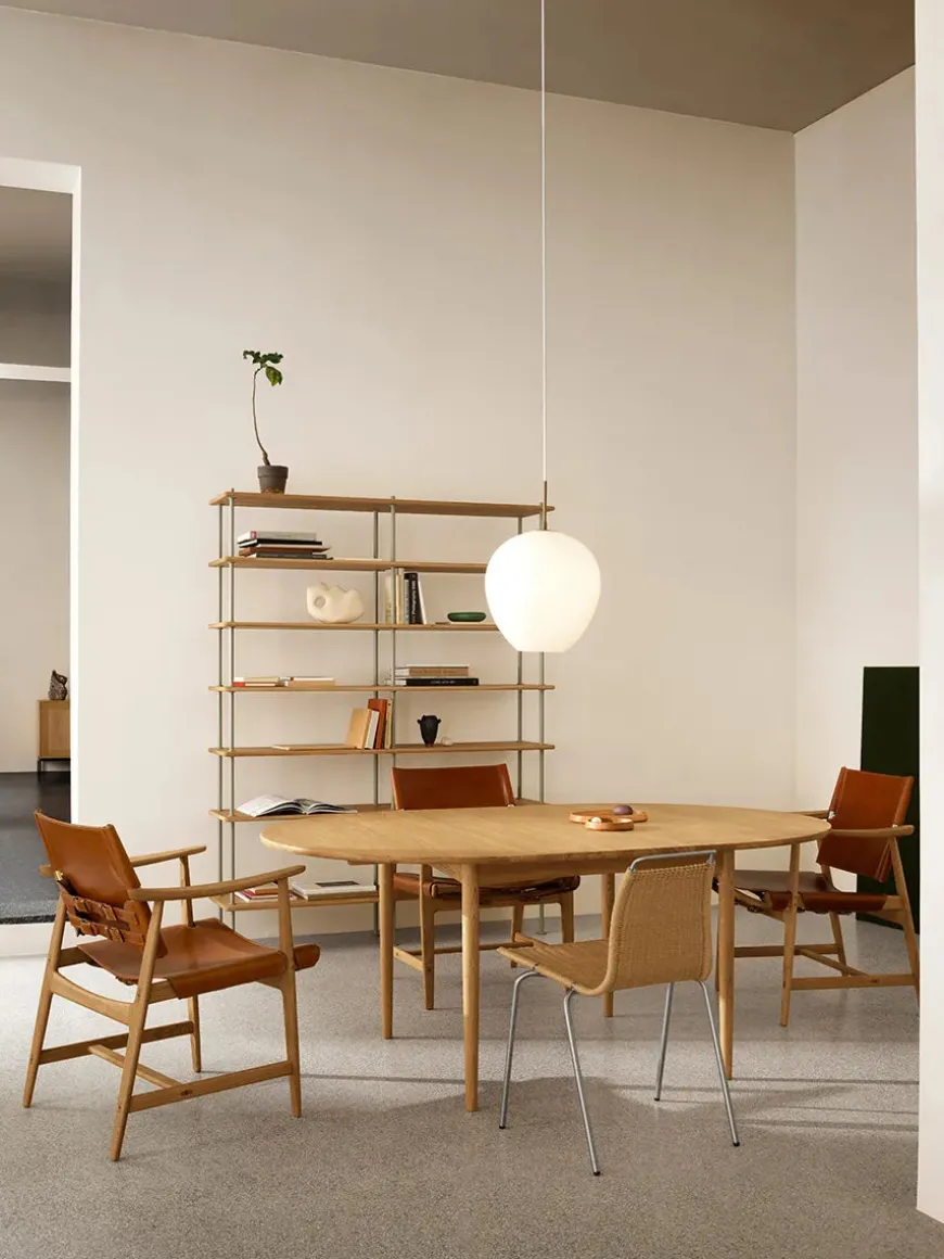 BM0121 Spisebord, olieret eg af Børge Mogensen