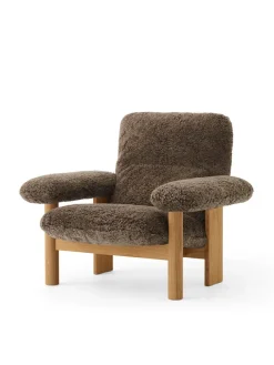 Brasilia Lounge Chair, Natural Oak Sheepskin Nature fra Audo Copenhagen
