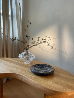 Canyon Vase Large, smoke fra Hein studio