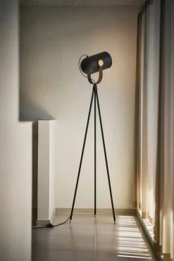 Carronade II Gulvlampe fra Le Klint