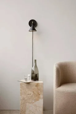 Cast Sconce Wall Lamp fra Audo Copenhagen
