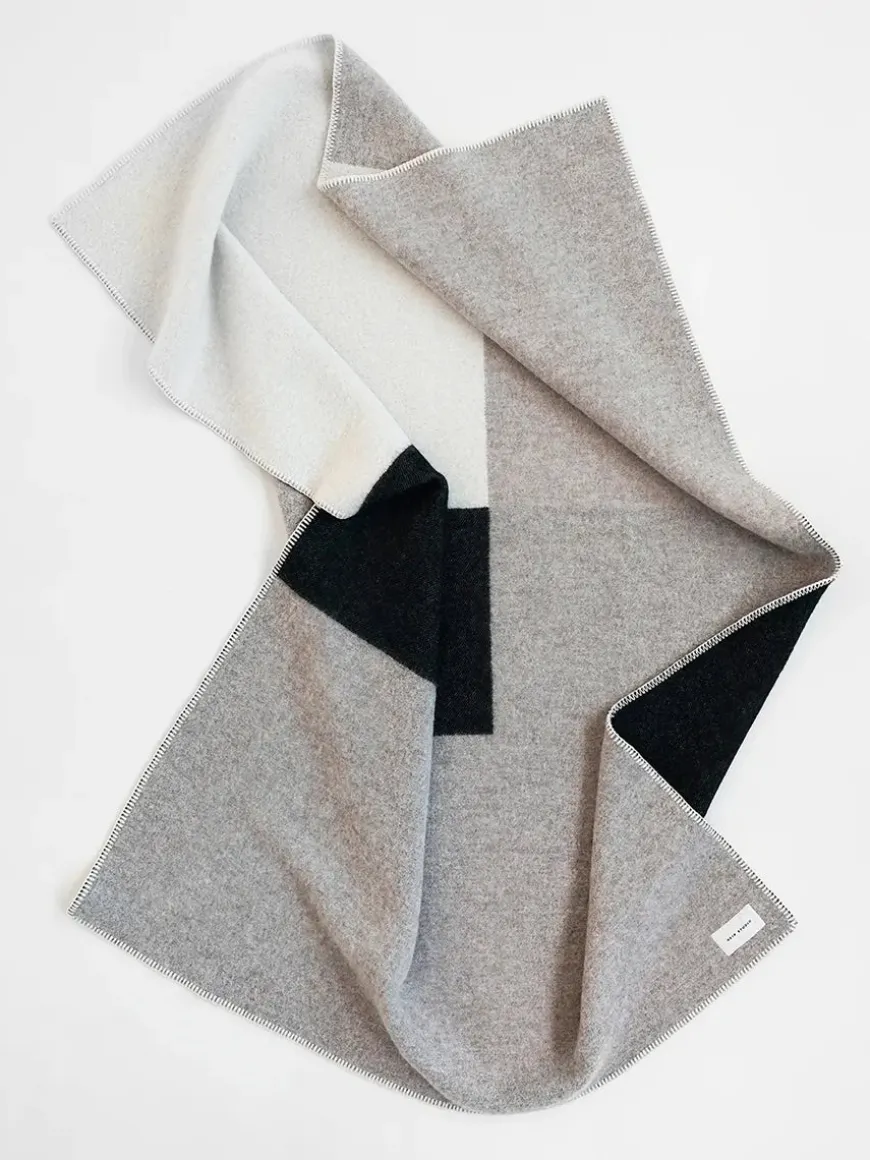 Cleo no. 01 Plaid fra Hein Studio