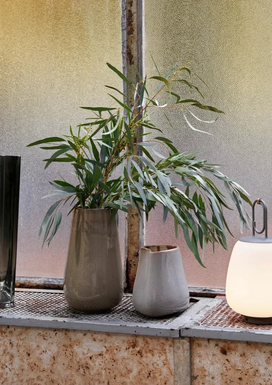 Collect Ceramic Vases fra &Tradition