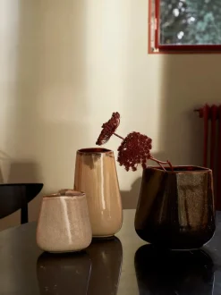Collect Ceramic Vases fra &Tradition