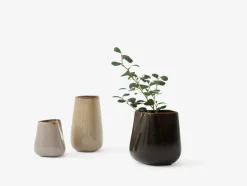 Collect Ceramic Vases fra &Tradition