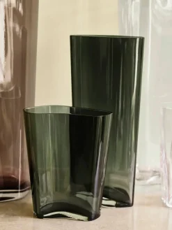 Collect Glass Vases, Smoked fra &Tradition