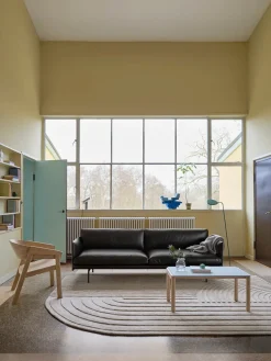 Cover Lounge Chair, dark stained brown fra Muuto