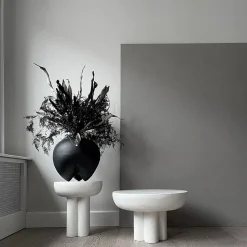 Crown Table, low bone white fra 101 Copenhagen