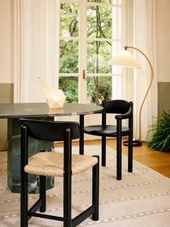 Daumiller Side Chair, black pine fra GUBI