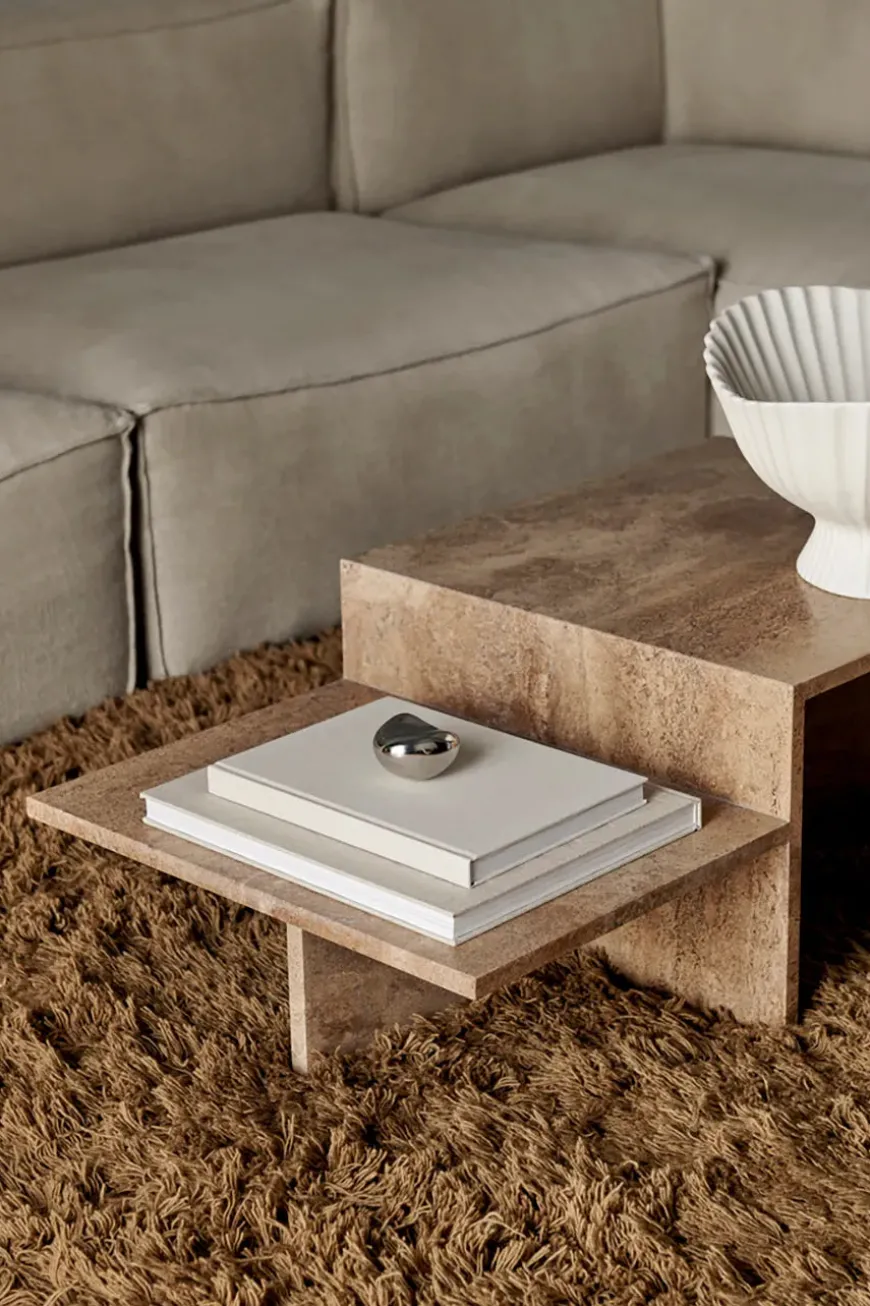 Distinct Coffee Table, Travertine fra Ferm Living