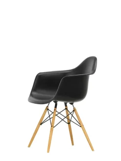Eames Plastic Armchair DAW, ahorntræ fra Vitra