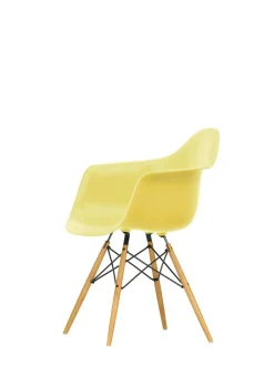 Eames Plastic Armchair DAW, ahorntræ fra Vitra