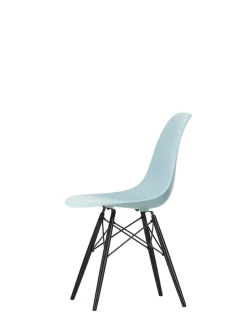 Eames Plastic Side Chair DSW, sortlakeret ahorntræ fra Vitra