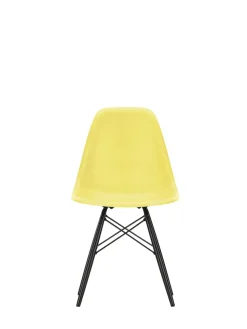 Eames Plastic Side Chair DSW, sortlakeret ahorntræ fra Vitra