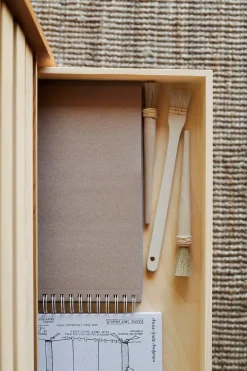 FK63 Reol med ben og bakker fra Carl Hansen & Søn