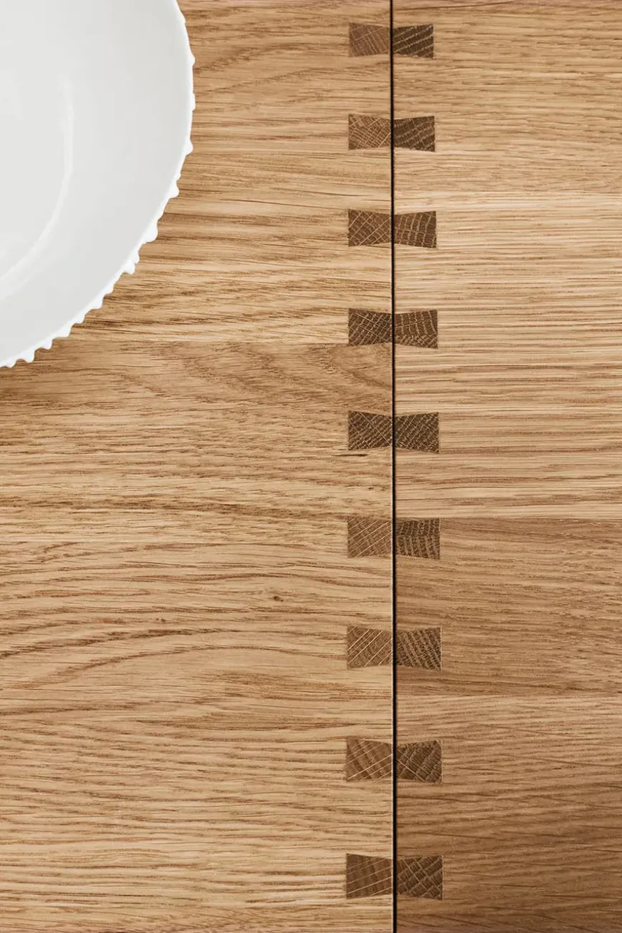 FK63 Reol med ben og bakker fra Carl Hansen & Søn