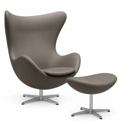 Ægget, Lava Essential læder, med returdrej inkl. skammel af Arne Jacobsen