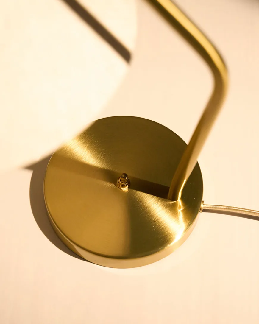 Gräshoppa bordlampe fra GUBI