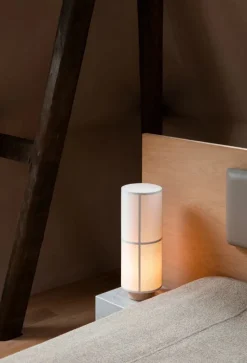 Hashira Table Lamp White fra Audo Copenhagen
