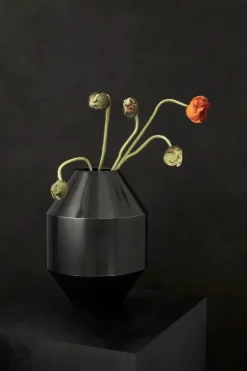 Hydro Vase H30 fra Fredericia Furniture