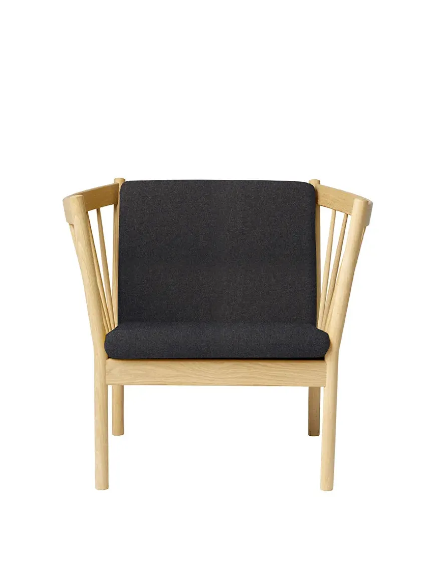 J146 Lounge Chair fra FDB Møbler