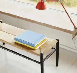 J83B Bænk, sortlakeret bøg fra FDB Møbler