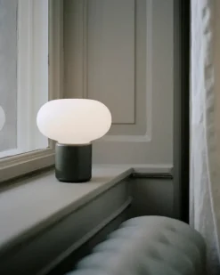 Karl-Johan portable bordlampe, Ochre Yellow fra New Works