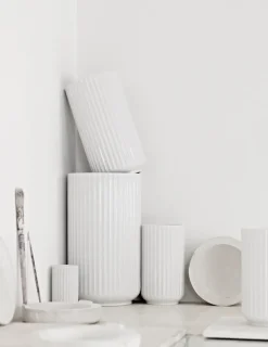 Lyngbyvasen i lilla, H20,5 cm fra Lyngby Porcelæn